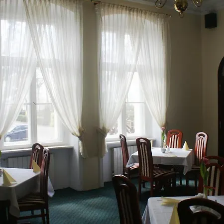 Dworek Restauracja Przyjecia Hotel