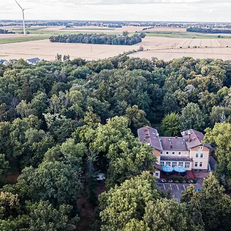 Dworek Restauracja Przyjecia Brodowo (Greater Poland)