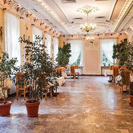 Dworek Restauracja Przyjecia Hotel