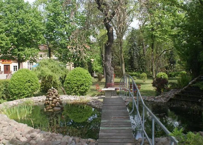 מלון Dworek Restauracja Przyjecia *