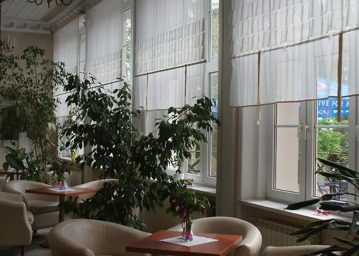 Dworek Restauracja Przyjecia מלון Brodowo (Greater Poland)