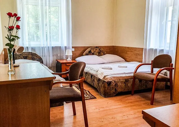 Dworek Restauracja Przyjecia * Brodowo (Greater Poland)