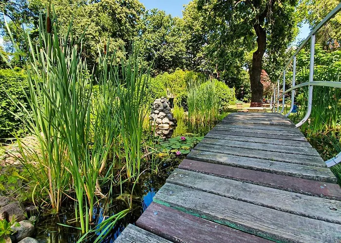 Dworek Restauracja Przyjecia Brodowo (Greater Poland)