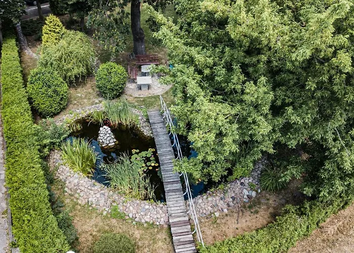 מלון Dworek Restauracja Przyjecia Brodowo (Greater Poland)